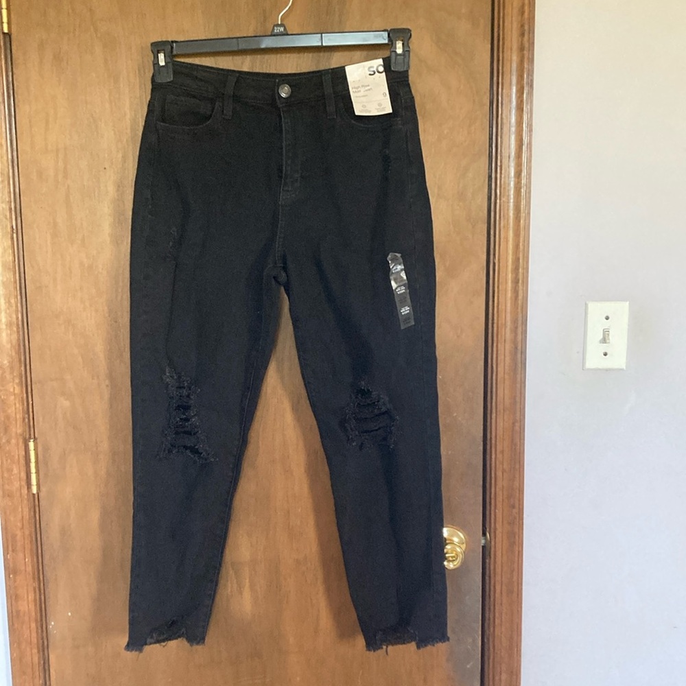 So distressed black mom jean raw hem with some stretch retro denim 9 / 29 W